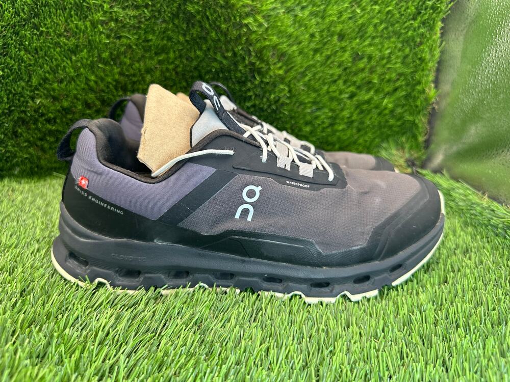 On Running Cloudhero 3YE10032130 Athletic Sneaker Boys 6 Black Sports Training